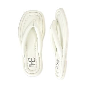 No Boundaries Women’s Puffy Flip Flops Size 9 White